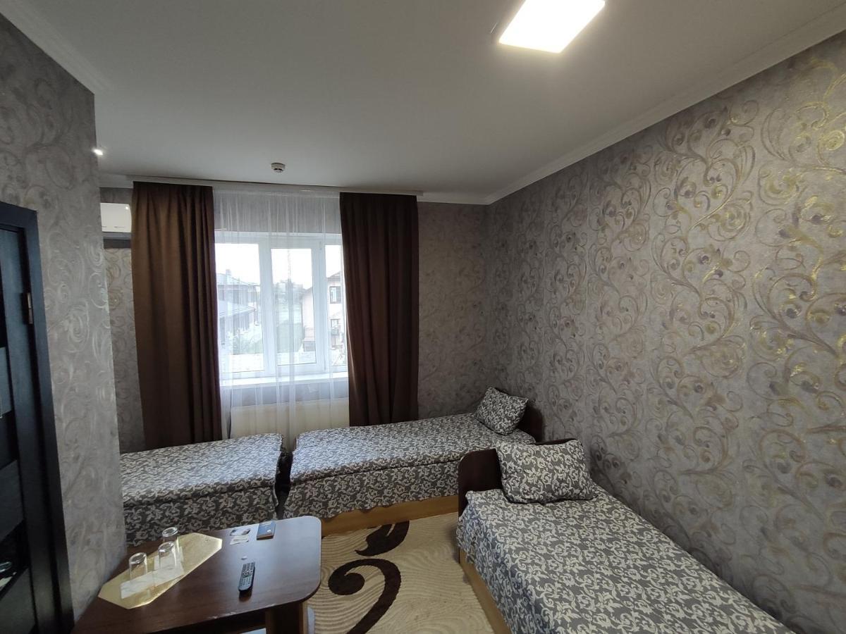 Karavan Hotel Bila Krynytsya  ภายนอก รูปภาพ