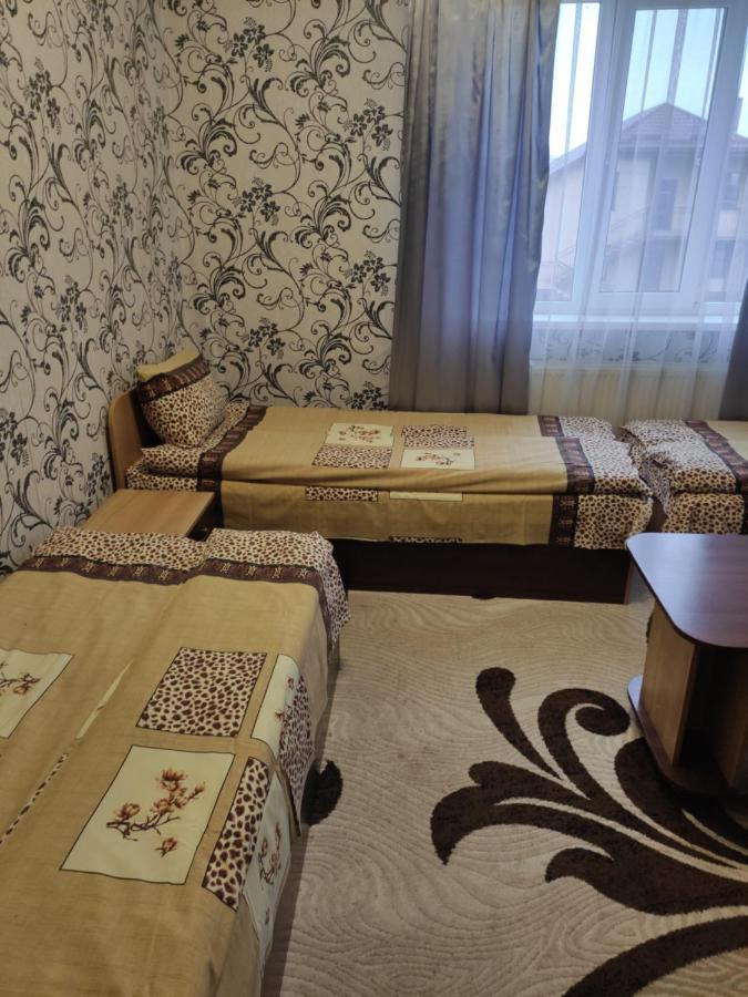 Karavan Hotel Bila Krynytsya  ภายนอก รูปภาพ
