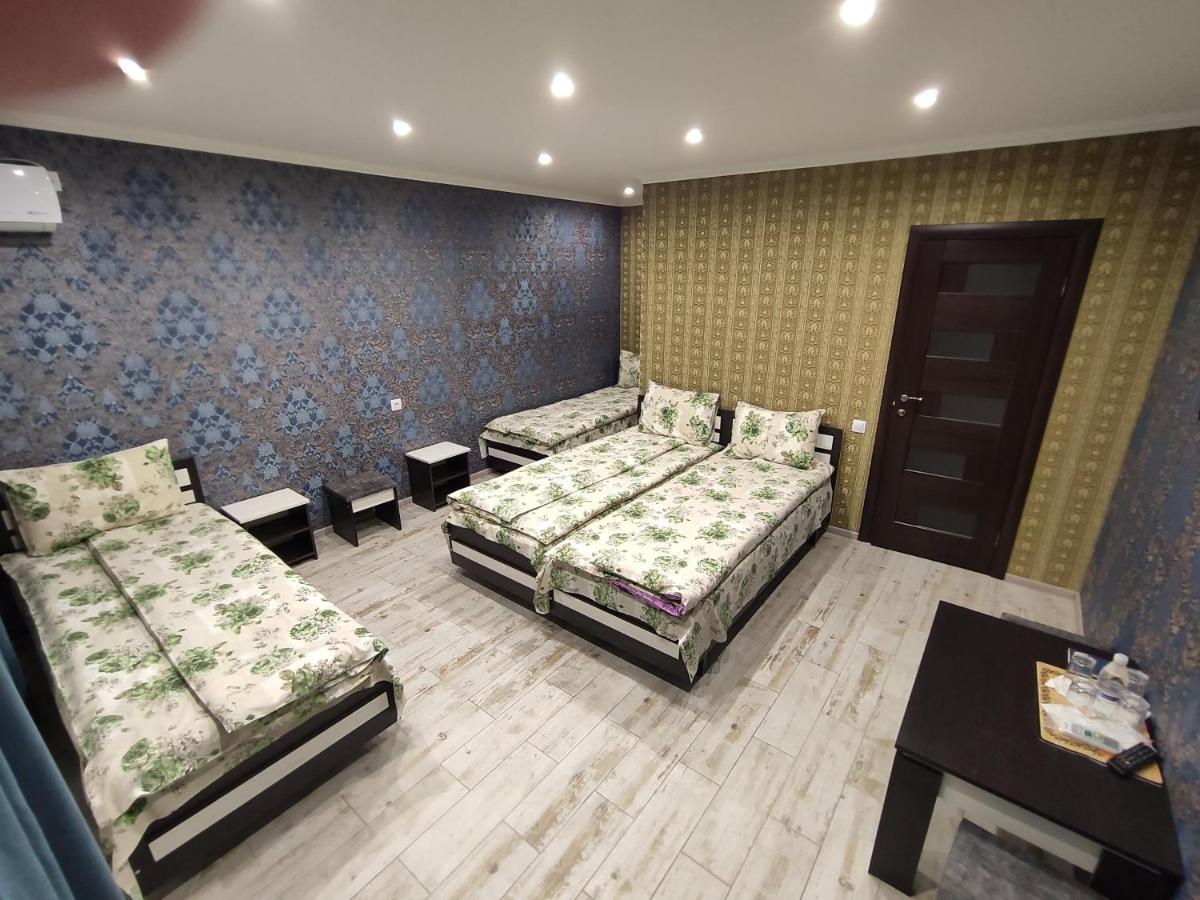 Karavan Hotel Bila Krynytsya  ภายนอก รูปภาพ