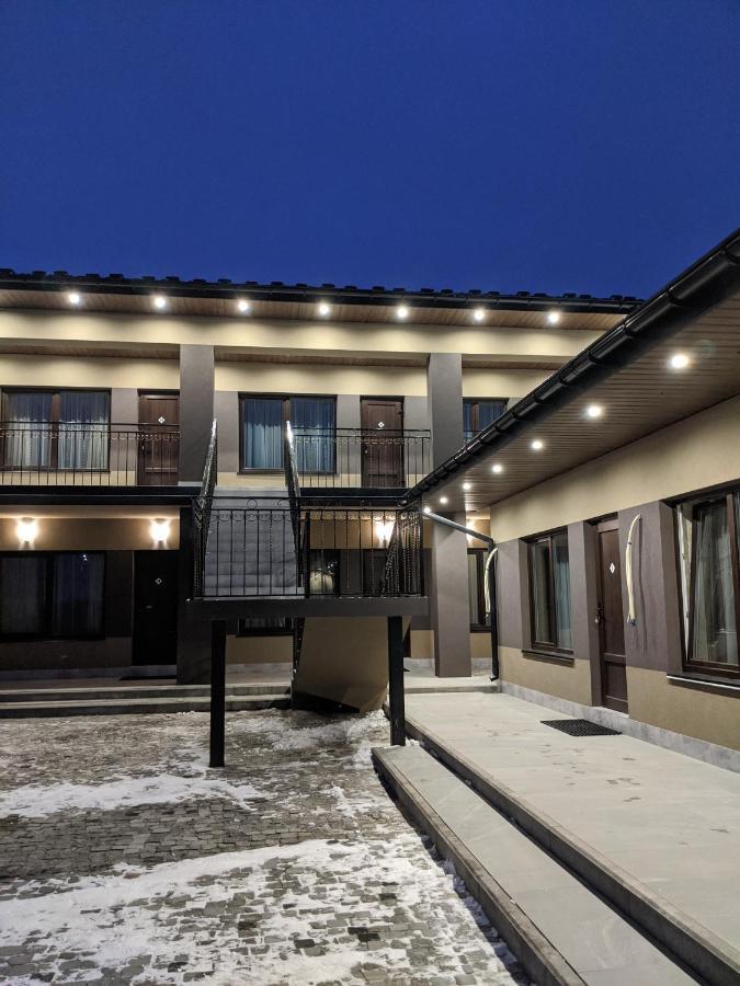 Karavan Hotel Bila Krynytsya  ภายนอก รูปภาพ