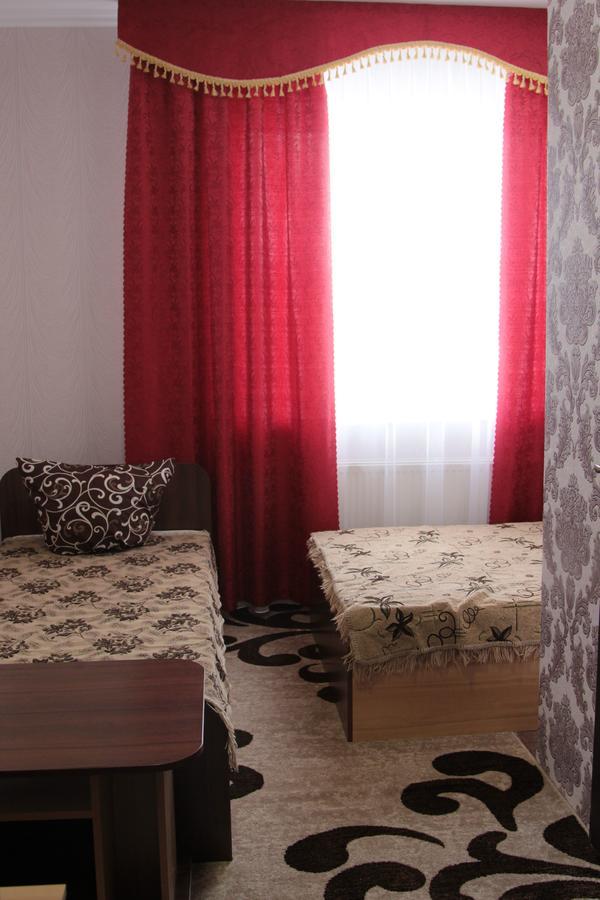 Karavan Hotel Bila Krynytsya  ภายนอก รูปภาพ