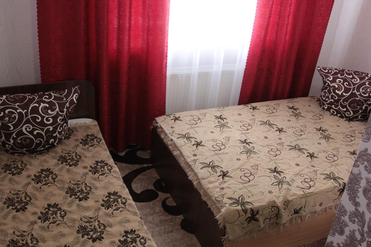 Karavan Hotel Bila Krynytsya  ภายนอก รูปภาพ