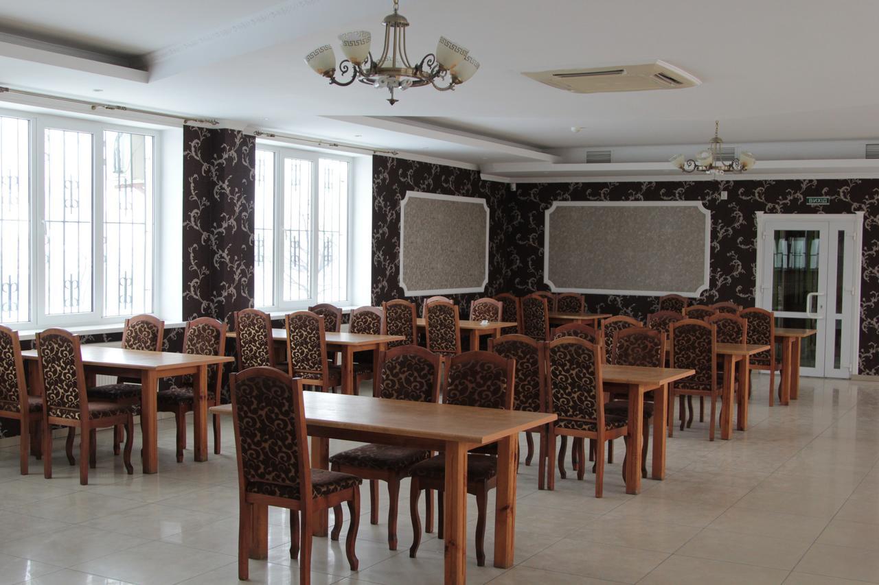 Karavan Hotel Bila Krynytsya  ภายนอก รูปภาพ