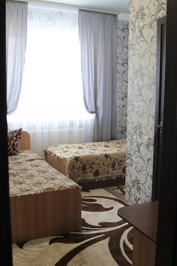 Karavan Hotel Bila Krynytsya  ภายนอก รูปภาพ