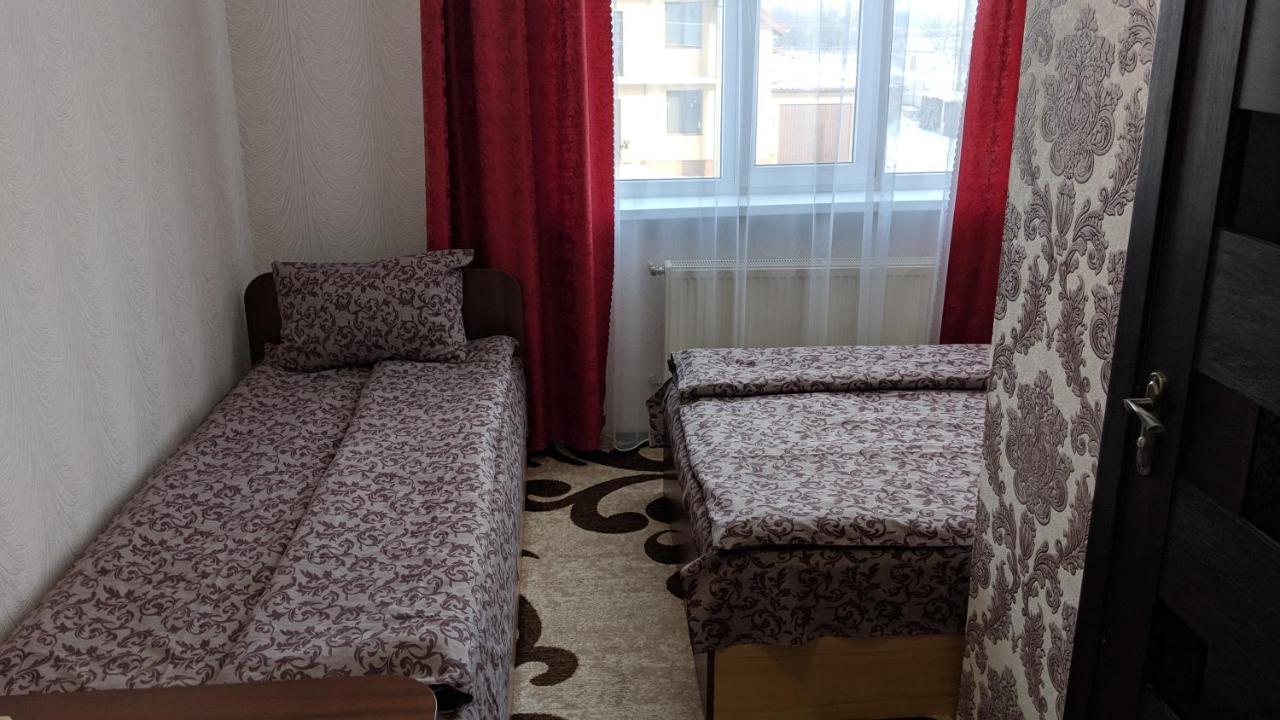Karavan Hotel Bila Krynytsya  ภายนอก รูปภาพ