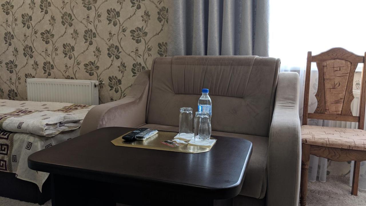 Karavan Hotel Bila Krynytsya  ภายนอก รูปภาพ
