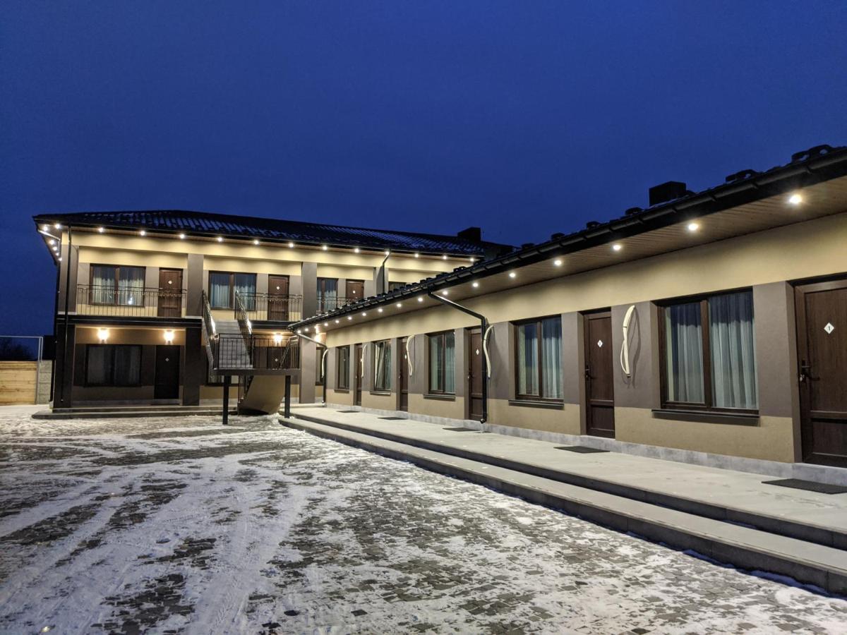 Karavan Hotel Bila Krynytsya  ภายนอก รูปภาพ