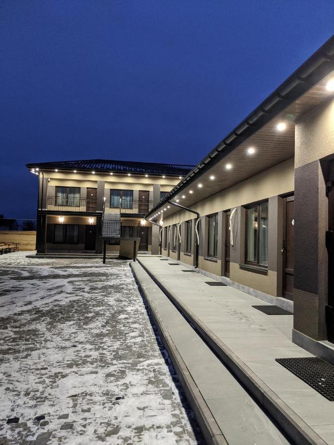 Karavan Hotel Bila Krynytsya  ภายนอก รูปภาพ