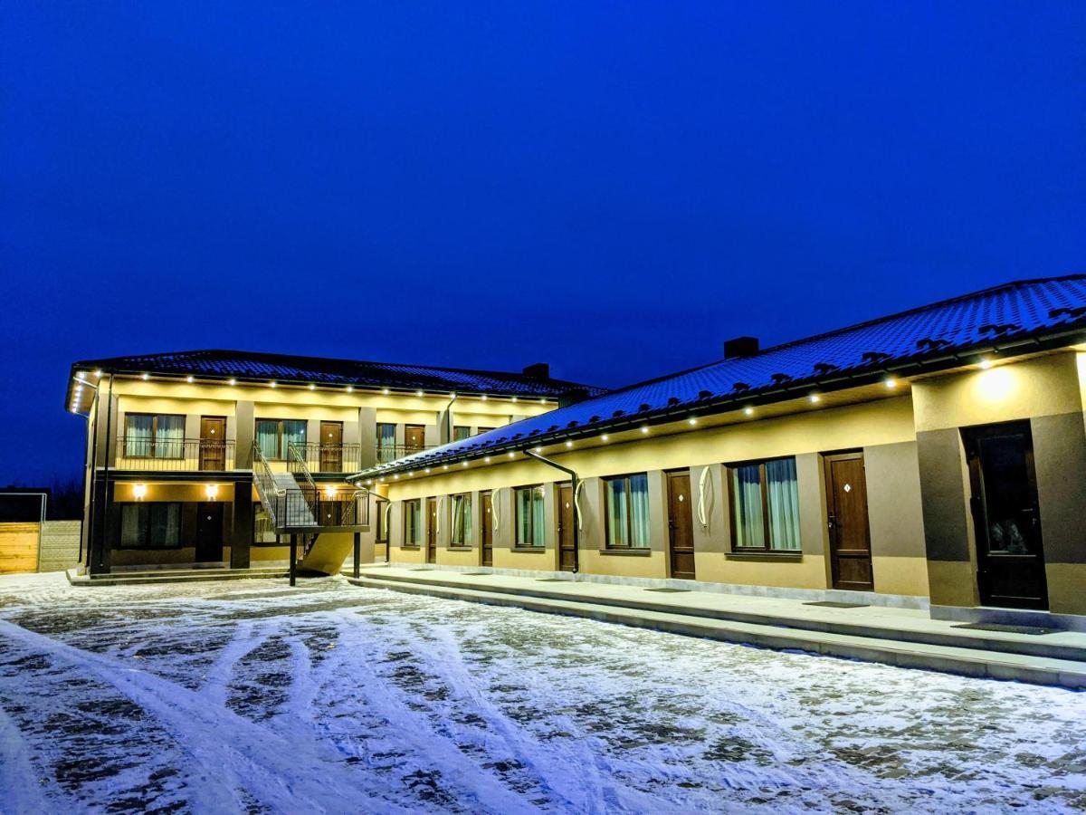 Karavan Hotel Bila Krynytsya  ภายนอก รูปภาพ