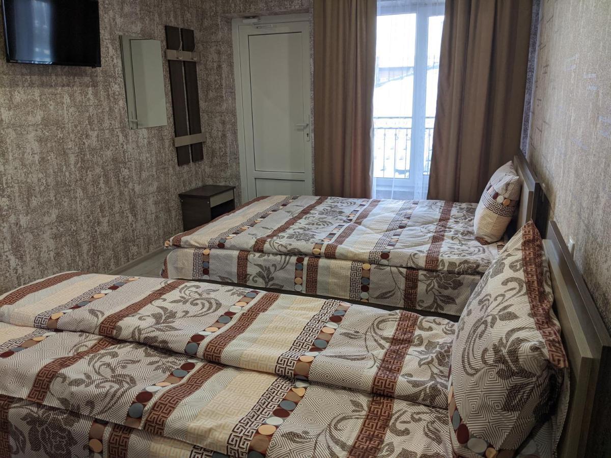 Karavan Hotel Bila Krynytsya  ภายนอก รูปภาพ
